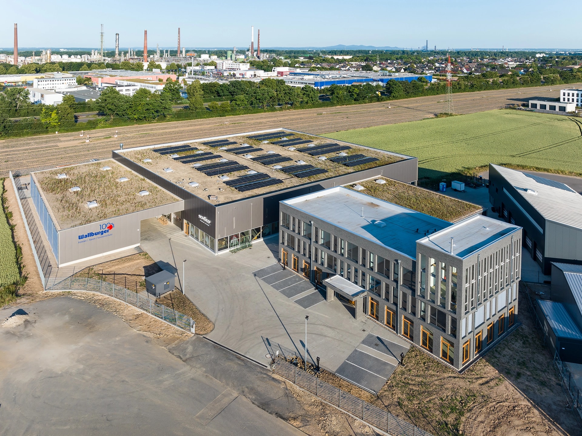 Holzhalle von X-Wood® mit weit gespanntem Tragwerk