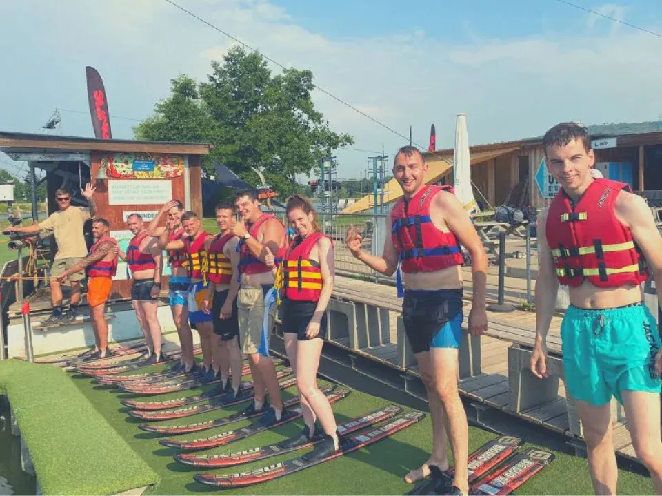 X-Wood® Team beim Wasserski