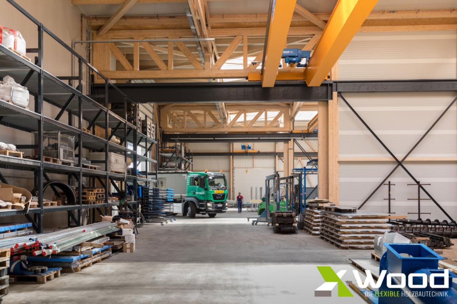 Emz Werke Merlscheid - Stahlproduktionshalle aus Holz von X-Wood